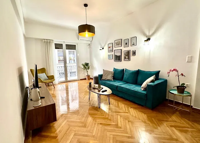 3Bd Next To National Archaeological Museum