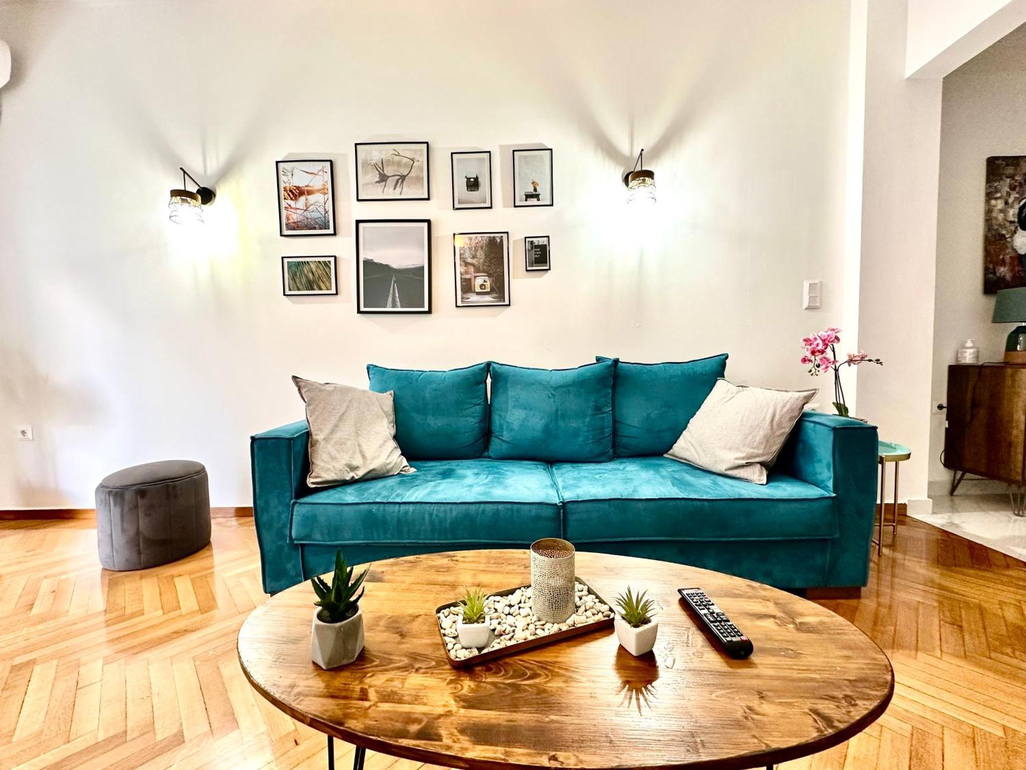 Apartment 3bd Next To National Archaeological Museum