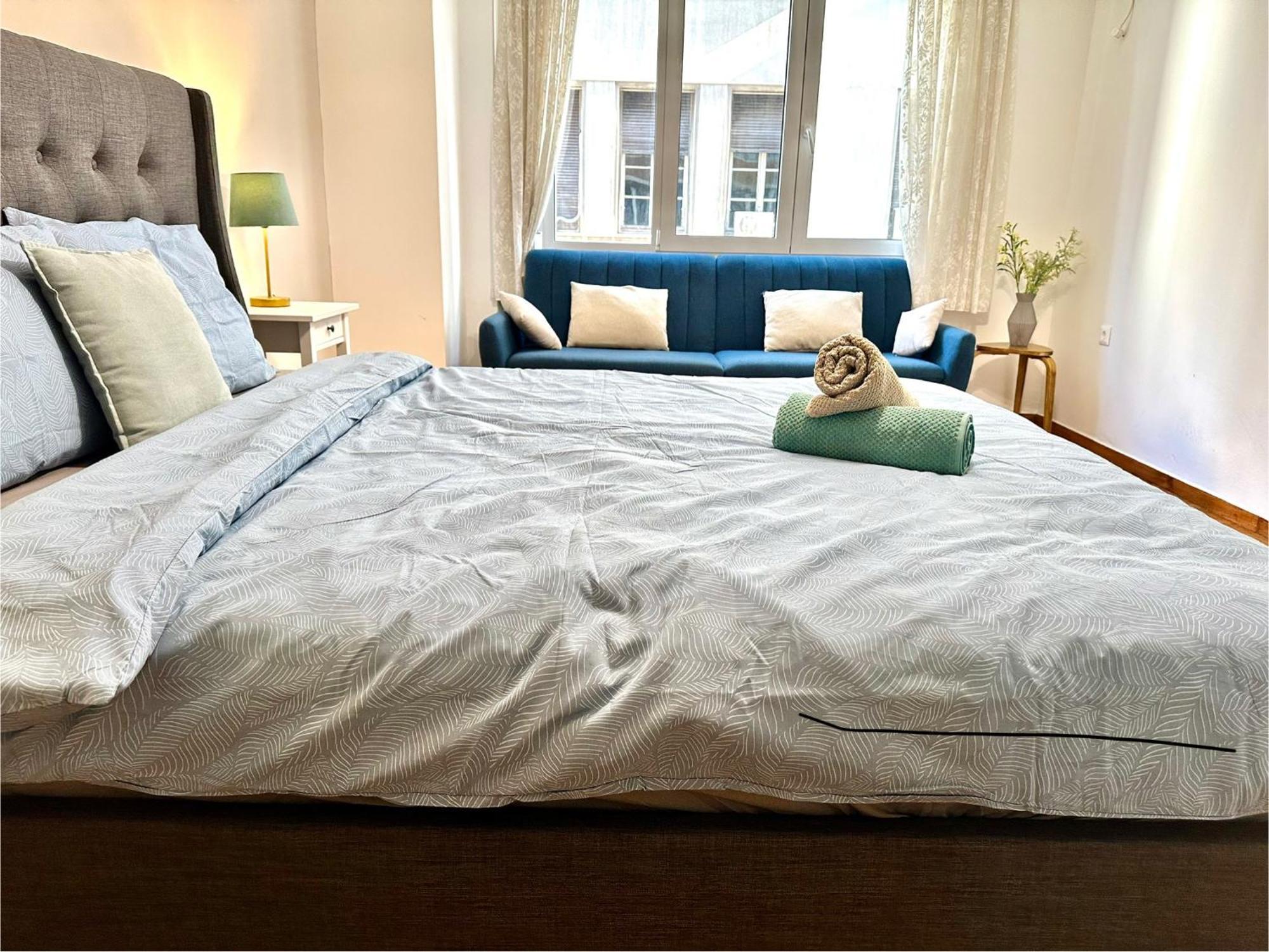 Apartment 3bd Next To National Archaeological Museum *