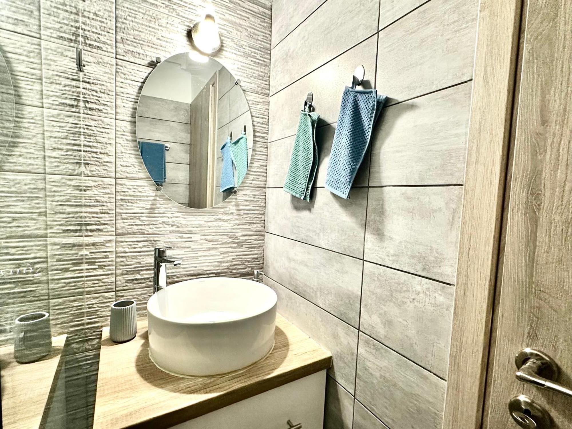 3bd Next To National Archaeological Museum Athen