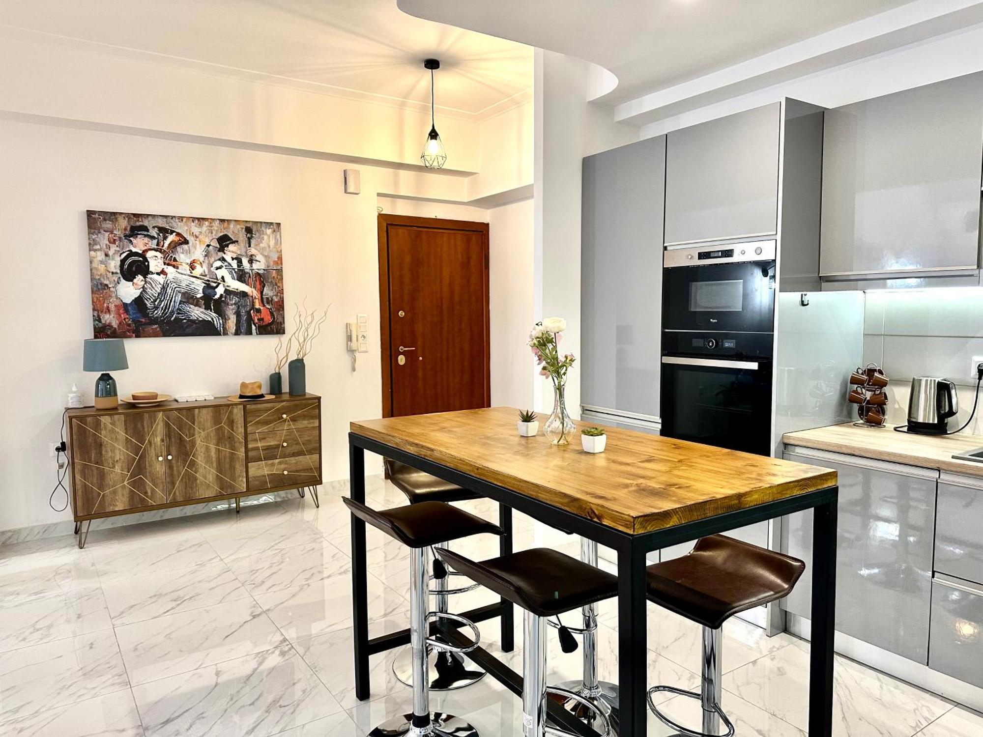 Apartment 3bd Next To National Archaeological Museum Athen