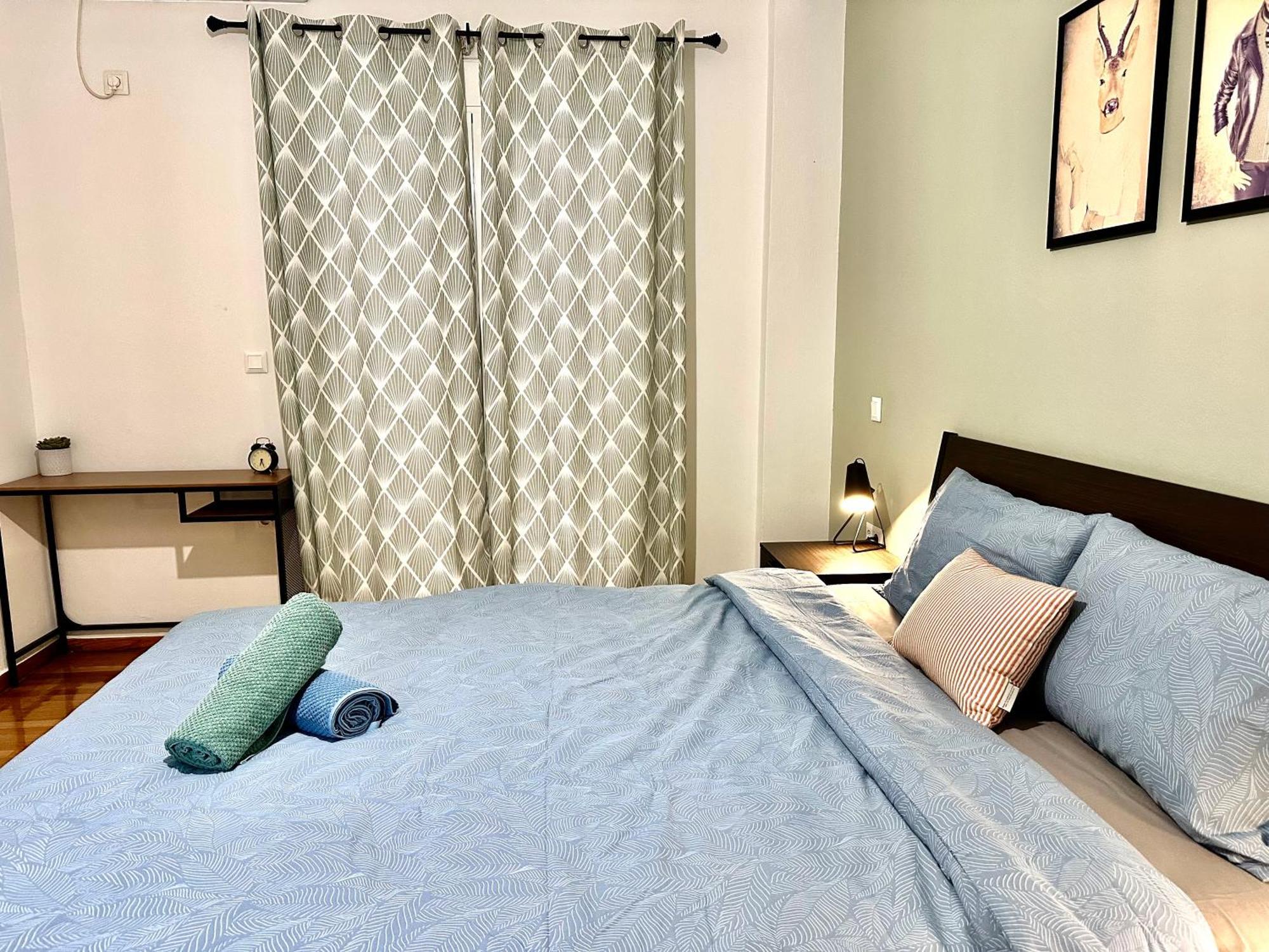 3bd Next To National Archaeological Museum Athen