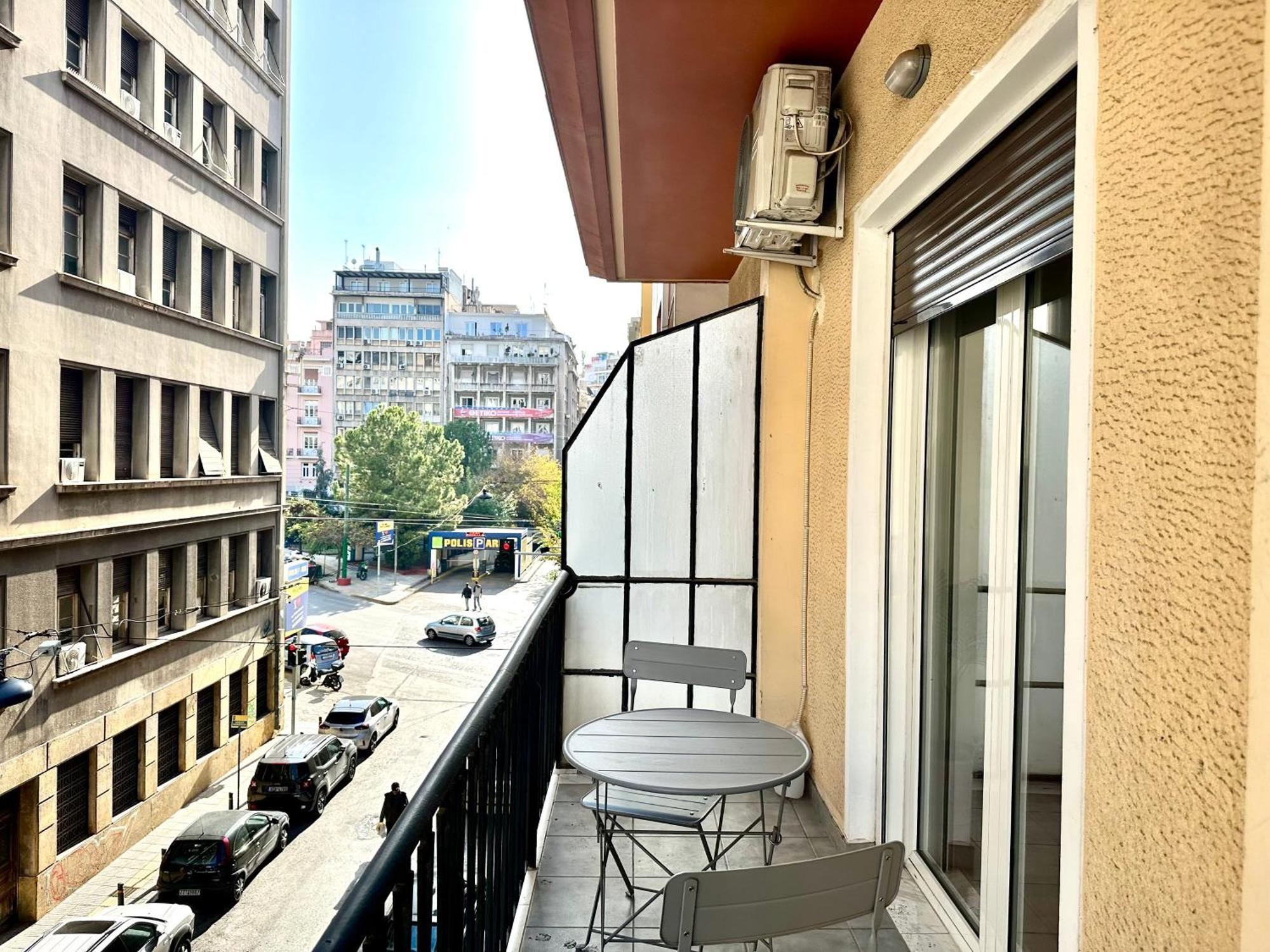 Apartment 3bd Next To National Archaeological Museum *