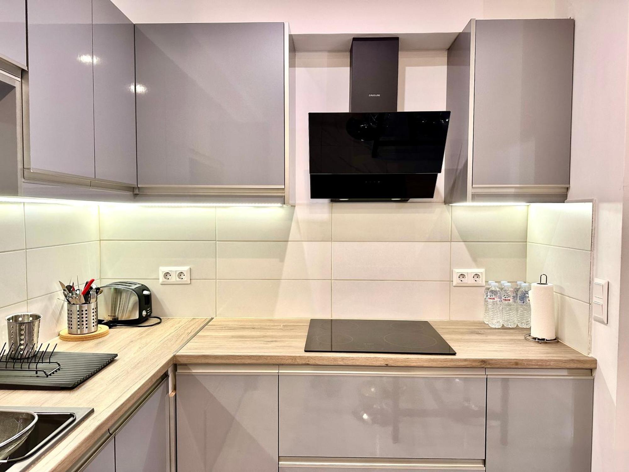 3bd Next To National Archaeological Museum *